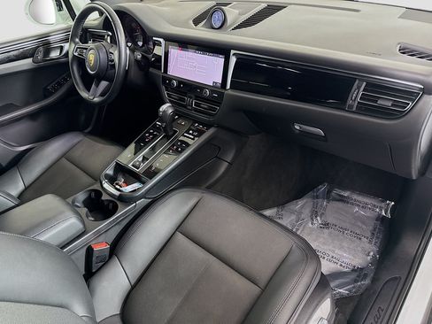 Used 2023 Porsche Macan AWD/4WD image 30
