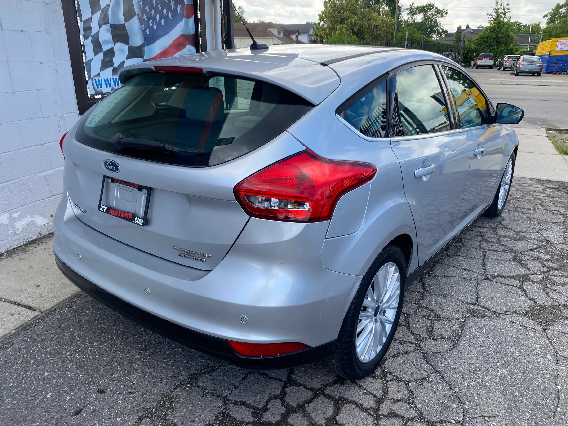 Used 2016 Ford Focus Titanium FWD image 8