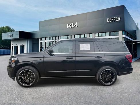 Used 2023 Ford Expedition Limited AWD/4WD image 5