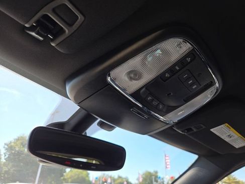 Used 2018 Jeep Grand Cherokee Limited AWD/4WD image 18