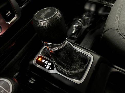Used 2020 Jeep Wrangler Sport AWD/4WD image 28