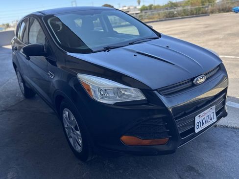 Used 2015 Ford Escape S FWD image 3