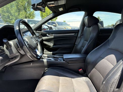 Used 2018 Honda Accord Sport image 18