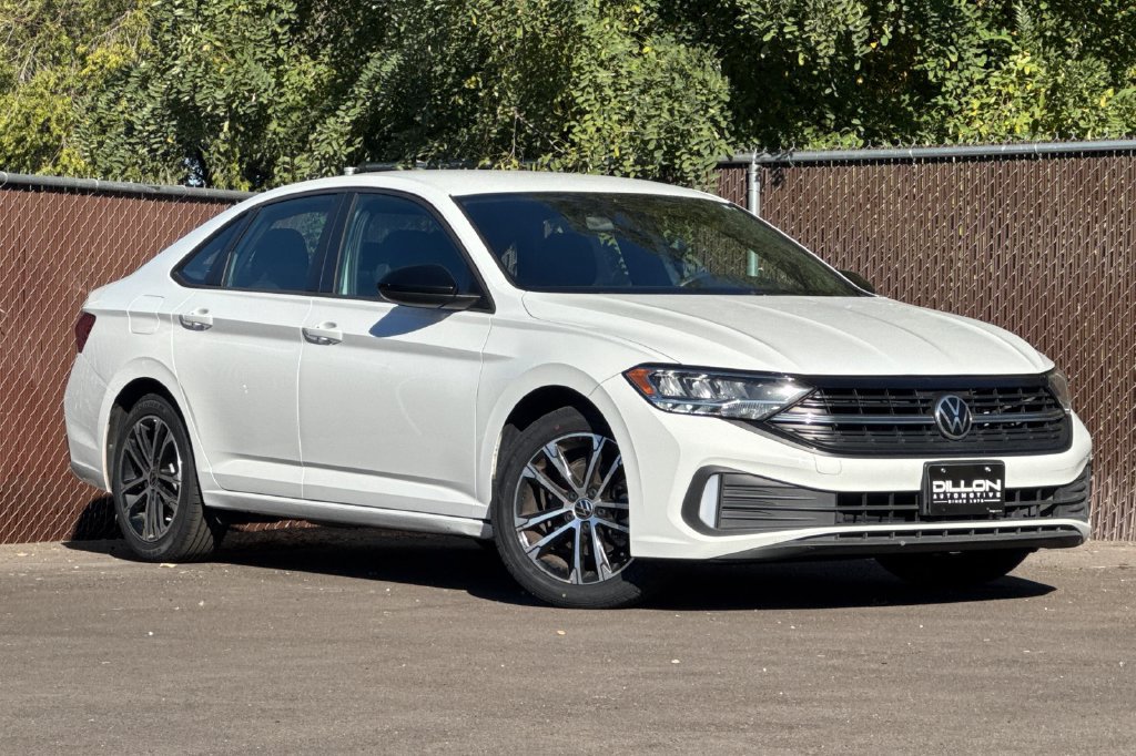 Used 2022 Volkswagen Jetta Sport FWD image 2