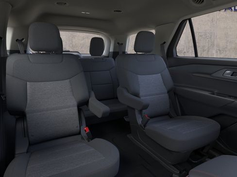 Used 2026 Ford Explorer Active AWD/4WD image 11