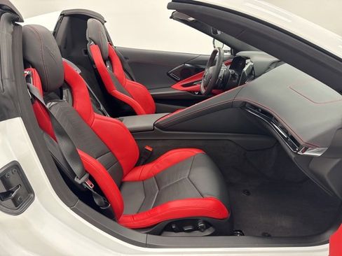 Used 2024 Chevrolet Corvette Stingray Preferred Conv w/ Stealth Interior Trim Package image 32