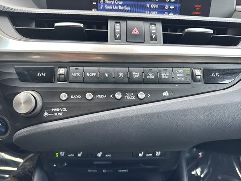 Used 2021 Lexus ES 300h w/ Premium Package image 20