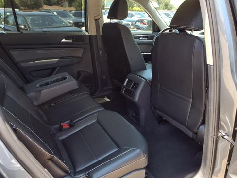 Certified 2023 Volkswagen Atlas SE w/ Panoramic Sunroof Package FWD image 23