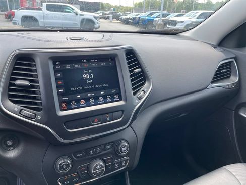 Used 2022 Jeep Cherokee Latitude Lux FWD image 19