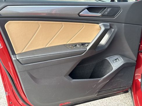 Used 2024 Volkswagen Tiguan SE R-Line image 10