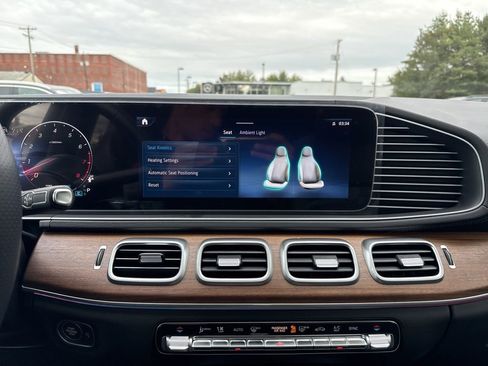 Certified 2025 Mercedes-Benz GLS 450 4MATIC image 37