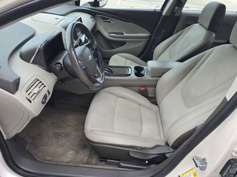 Used 2014 Chevrolet Volt Premium w/ Premium Trim Package image 6