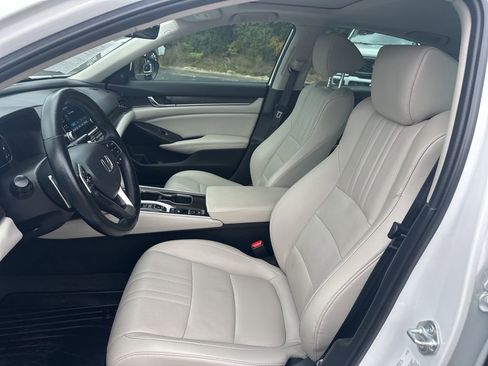 Used 2022 Honda Accord Touring image 13