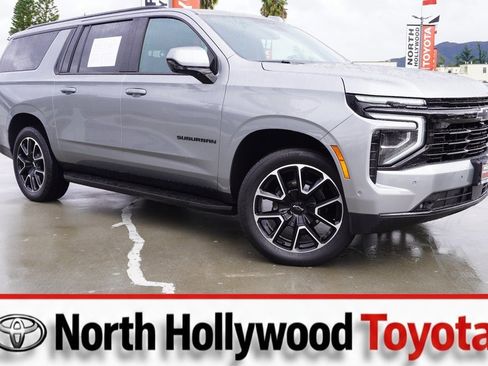 Used 2025 Chevrolet Suburban RST image 1