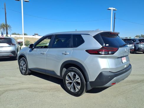 Certified 2023 Nissan Rogue SV FWD image 9