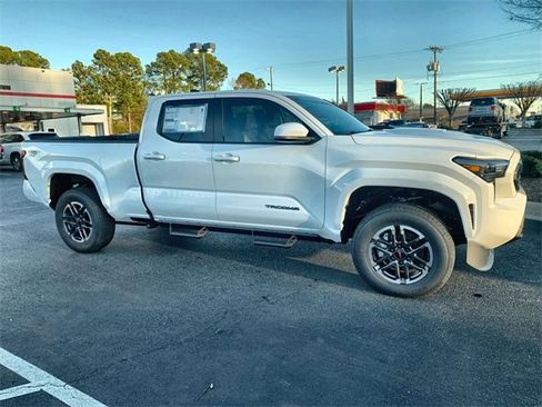 New 2025 Toyota Tacoma TRD Sport image 9
