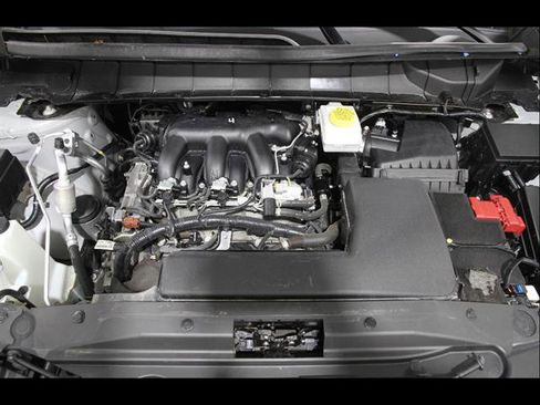 Used 2024 Nissan Pathfinder SV AWD/4WD image 21