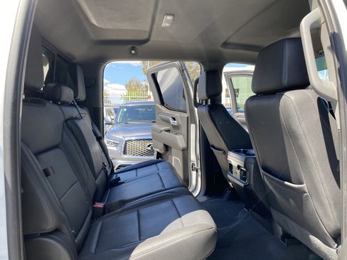 Used 2022 Chevrolet Silverado 1500 LT Trail Boss w/ LT Trail Boss Premium Package AWD/4WD image 23