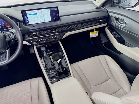 Used 2025 Honda Accord Touring image 32