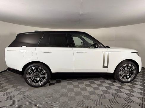 New 2025 Land Rover Range Rover SE image 9