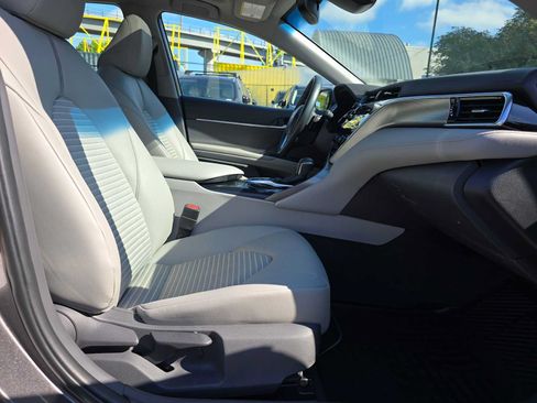 Used 2018 Toyota Camry SE w/ Audio Package FWD image 10