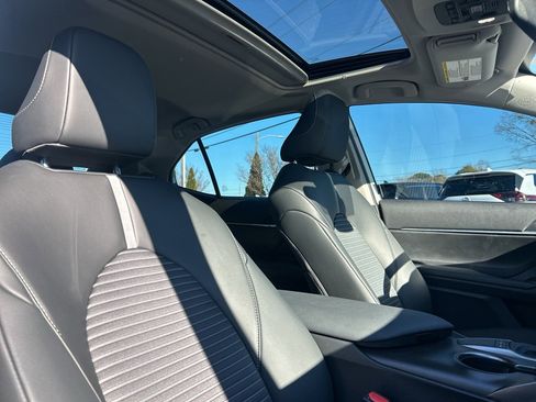 Used 2024 Toyota Camry SE image 14