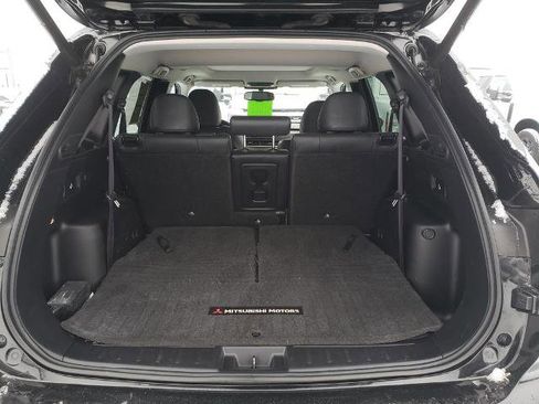 Used 2022 Mitsubishi Outlander SE image 3