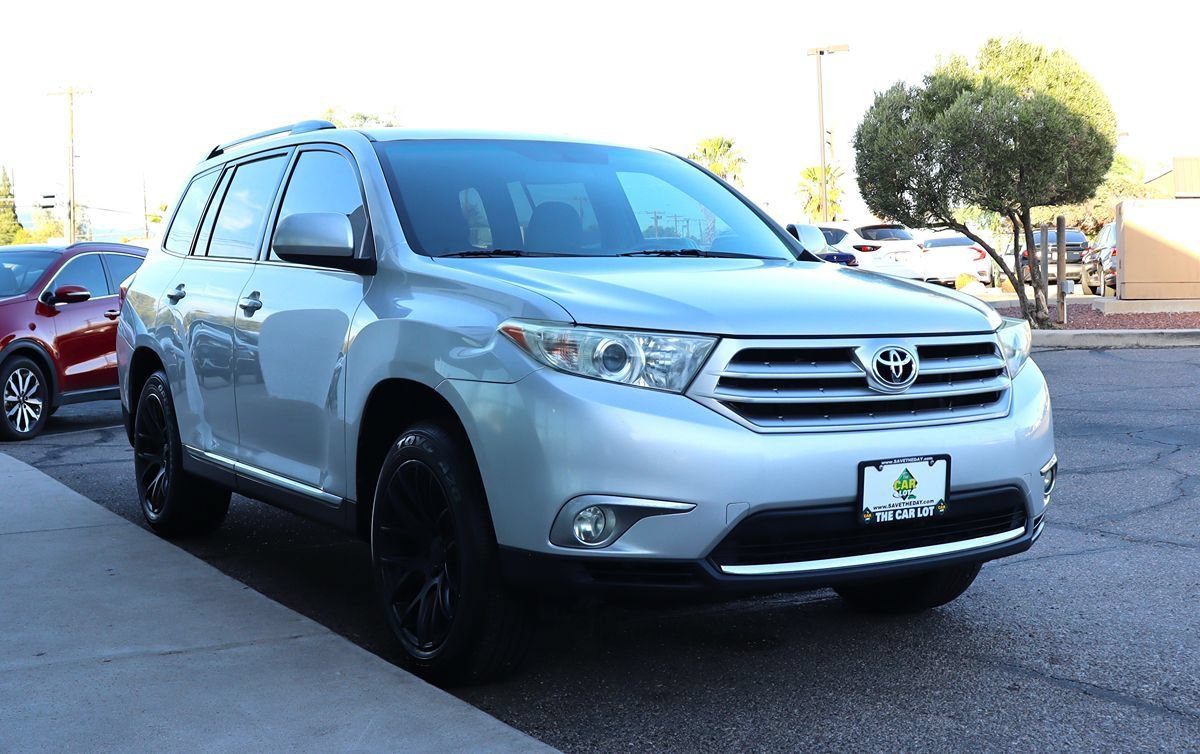 Used 2013 Toyota Highlander Plus FWD image 14