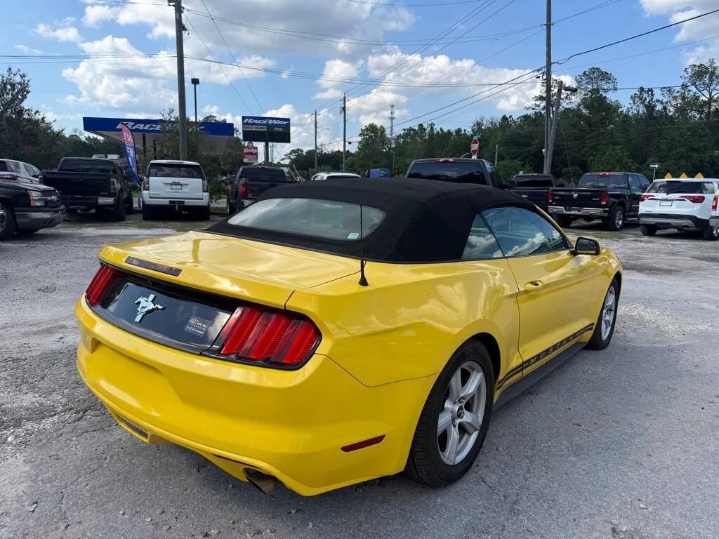 Used 2016 Ford Mustang Convertible RWD image 5