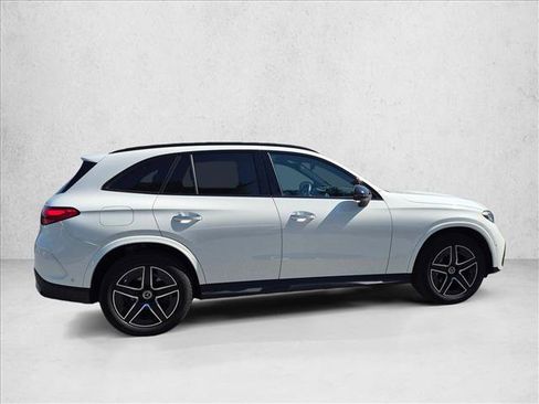 Certified 2025 Mercedes-Benz GLC 300 4MATIC image 4