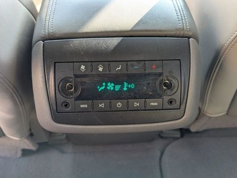 Used 2013 Buick Enclave Premium image 18