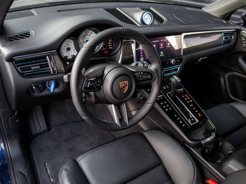 Certified 2026 Porsche Macan GTS AWD/4WD image 4