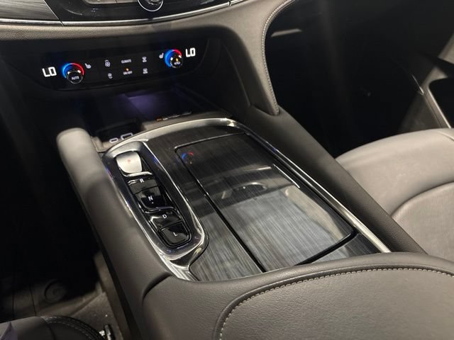 Used 2023 Buick Enclave Essence w/ Sound and Sites Package AWD/4WD image 22