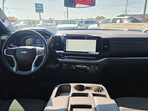 Used 2025 Chevrolet Silverado 1500 LT AWD/4WD image 15