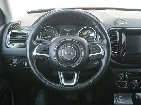Used 2019 Jeep Compass Latitude FWD image 12