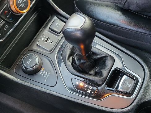 Used 2023 Jeep Cherokee Altitude Lux image 15