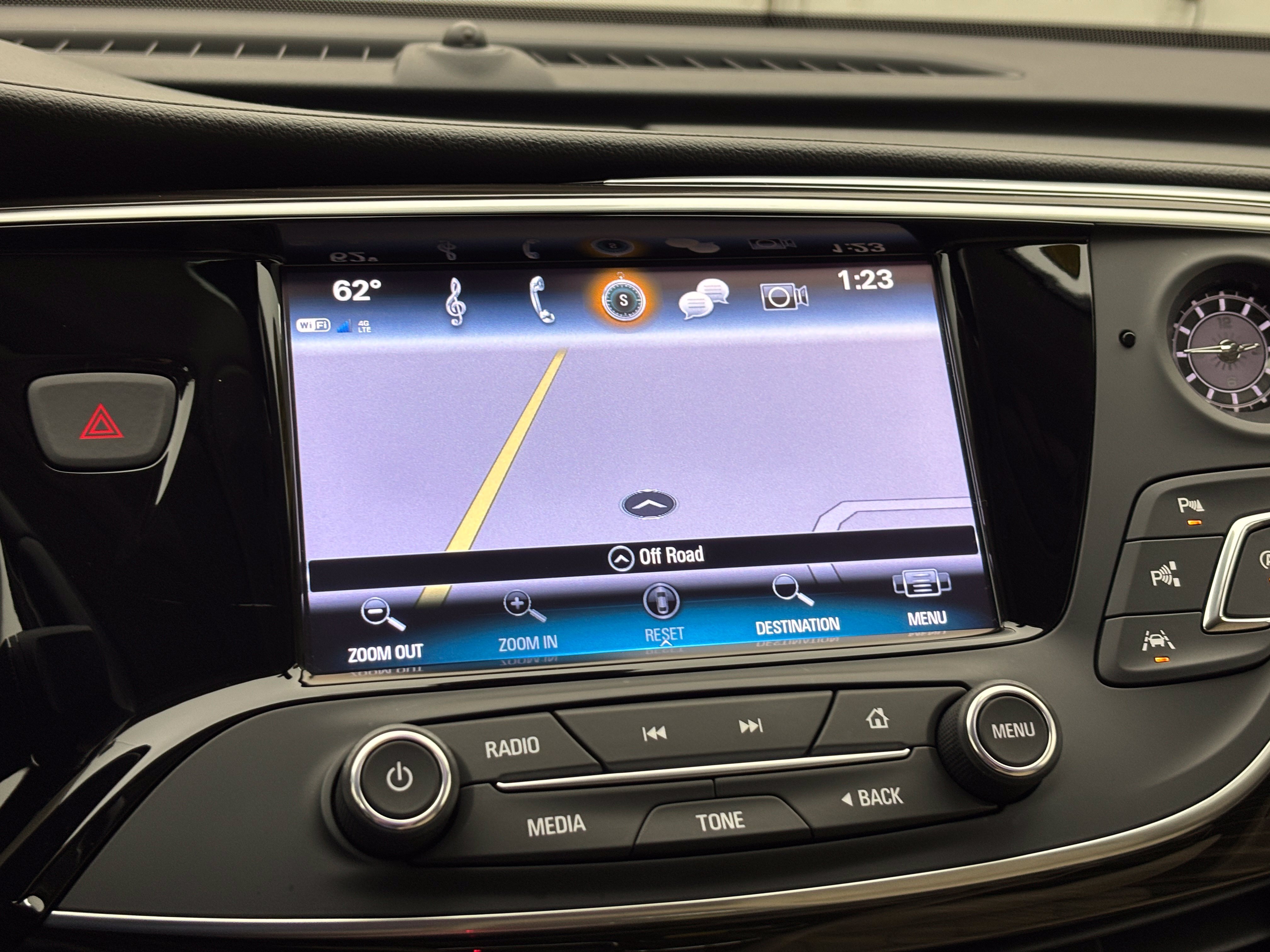 Used 2020 Buick Envision Premium w/ Driver Confidence Package AWD/4WD image 25