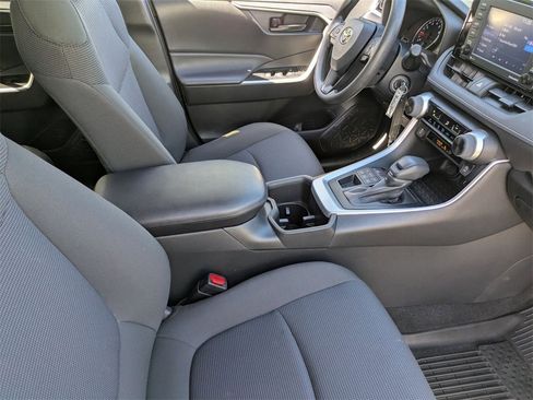 Used 2022 Toyota RAV4 LE image 37