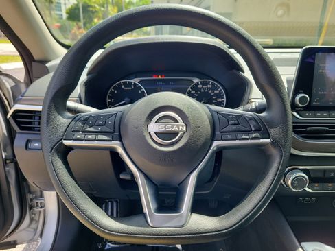 Used 2024 Nissan Altima 2.5 SV image 24