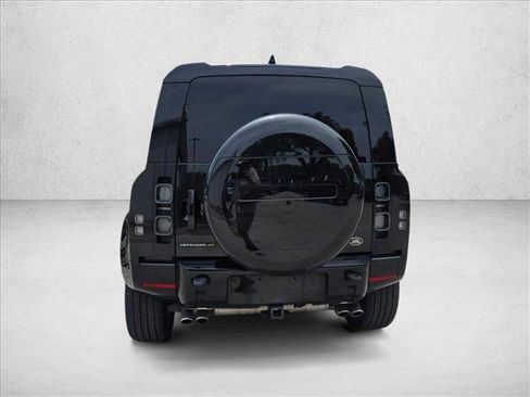 Used 2022 Land Rover Defender 110 V8 AWD/4WD image 6