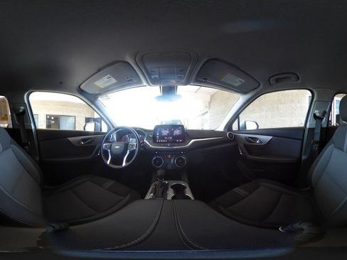 Used 2025 Chevrolet Blazer LT FWD image 41