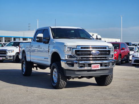 Used 2022 Ford F250 Lariat w/ Lariat Ultimate Package AWD/4WD image 3