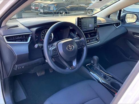Used 2021 Toyota Corolla LE image 17
