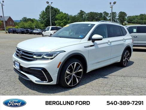 Used 2022 Volkswagen Tiguan SEL R-Line AWD/4WD image 9