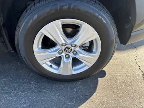Used 2020 Toyota RAV4 XLE w/ Convenience Package AWD/4WD image 8
