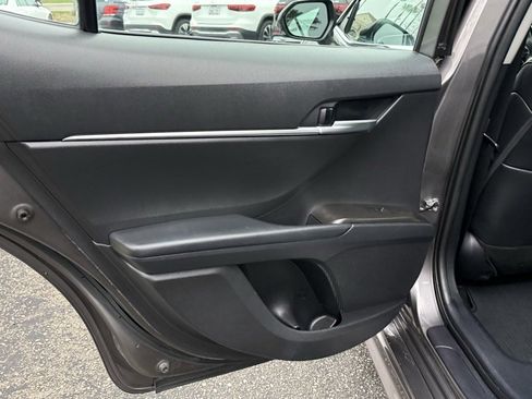 Used 2024 Toyota Camry SE image 23