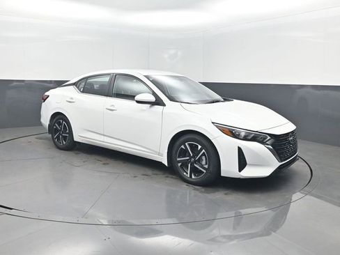 Used 2025 Nissan Sentra SV image 34