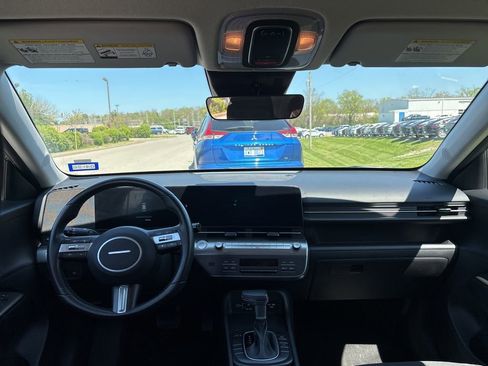 Used 2024 Hyundai Kona SEL image 5