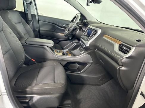 Used 2023 GMC Acadia SLE FWD image 28