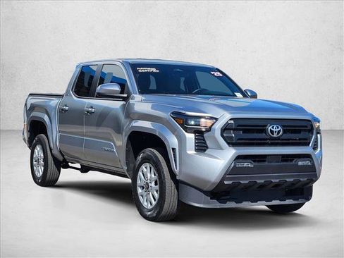 Used 2025 Toyota Tacoma SR5 AWD/4WD image 3